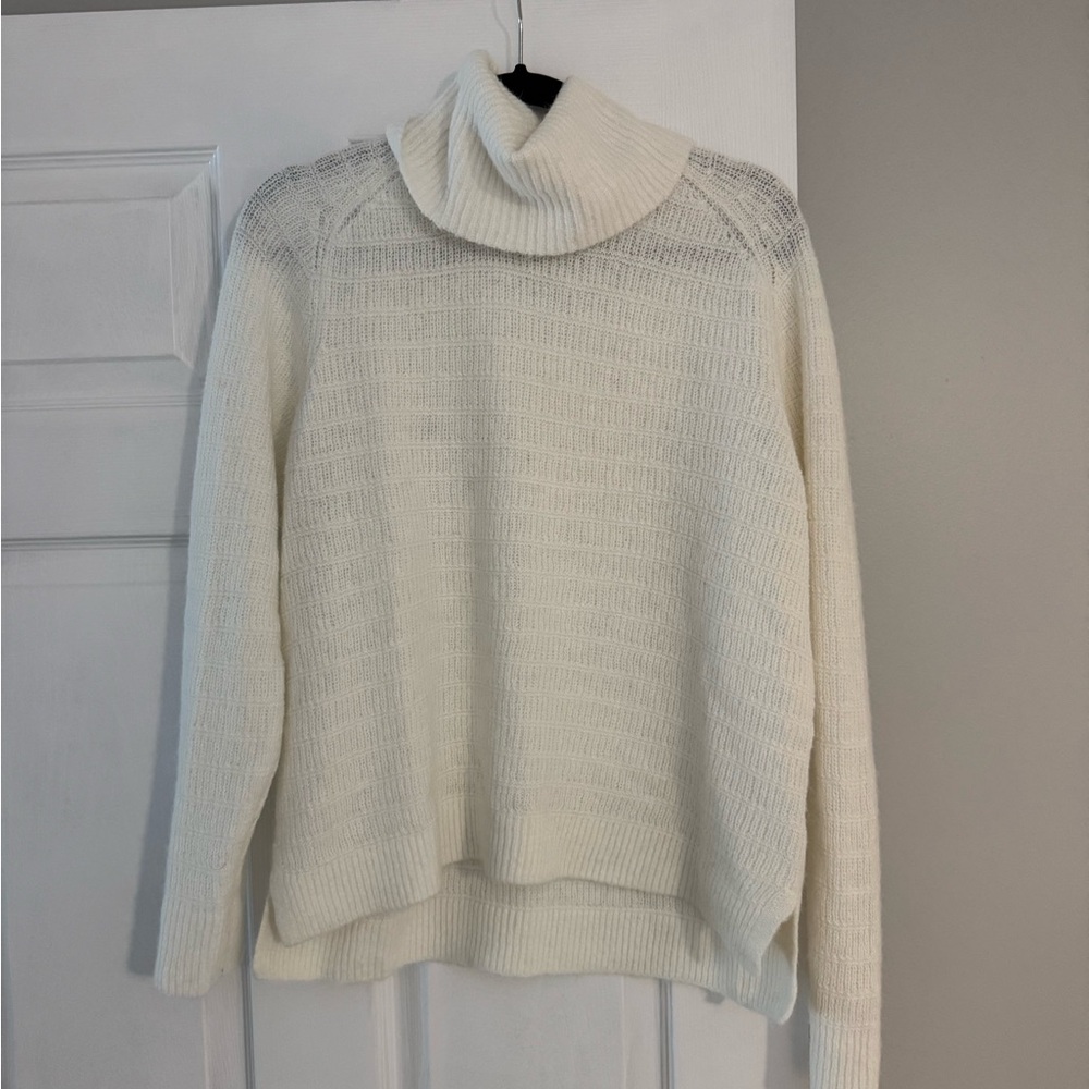 Banana Republic Cream Ribbed Turtleneck Sweater